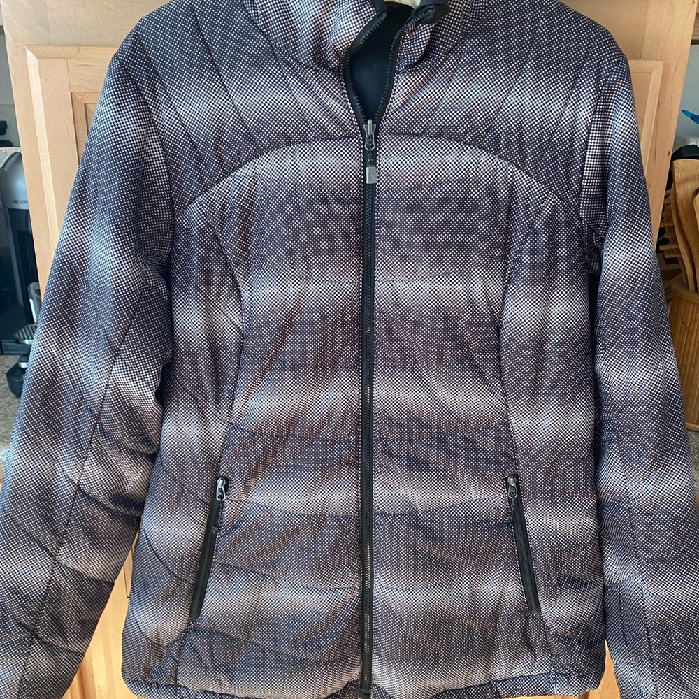 Eddie Bauer reversible lightweight coat. Good used condition.